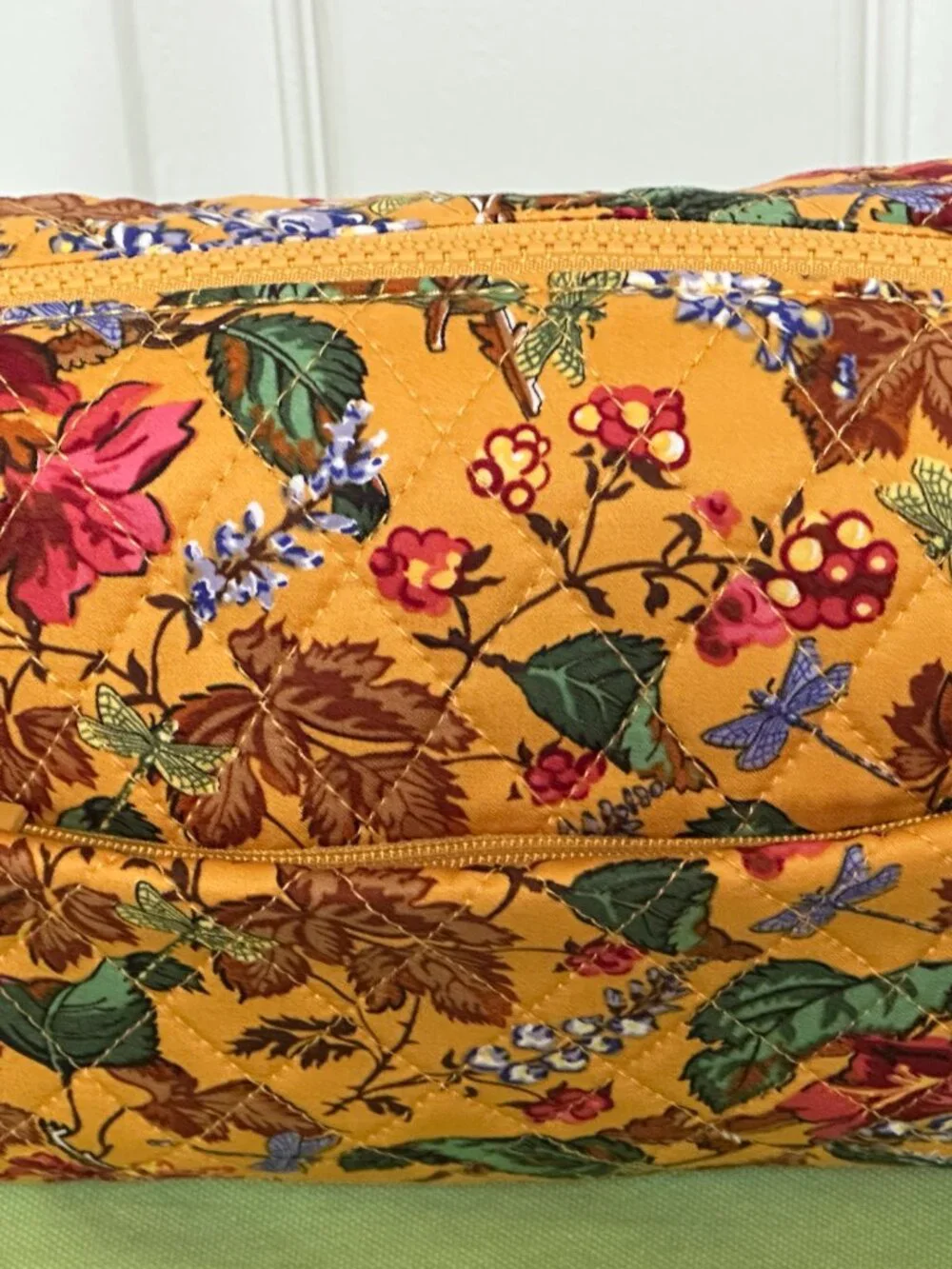 VERA BRADLEY GILMORE GIRLS COSMETIC BAG CASE:NWT GILMORE GIRLS AUTUMN